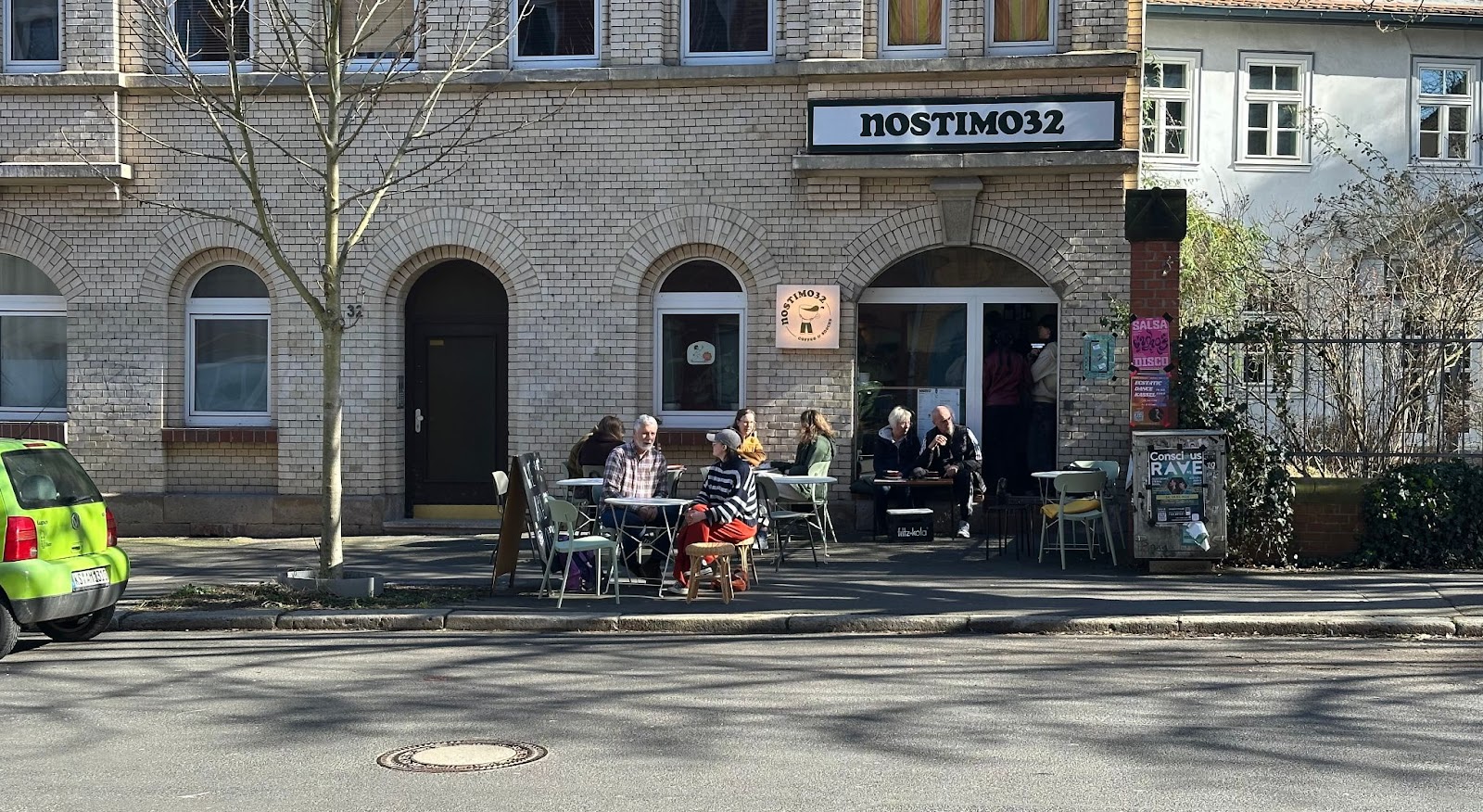 Außenansicht des Café Nostimo32 in der Gottschalkstraße 32 in Kassel